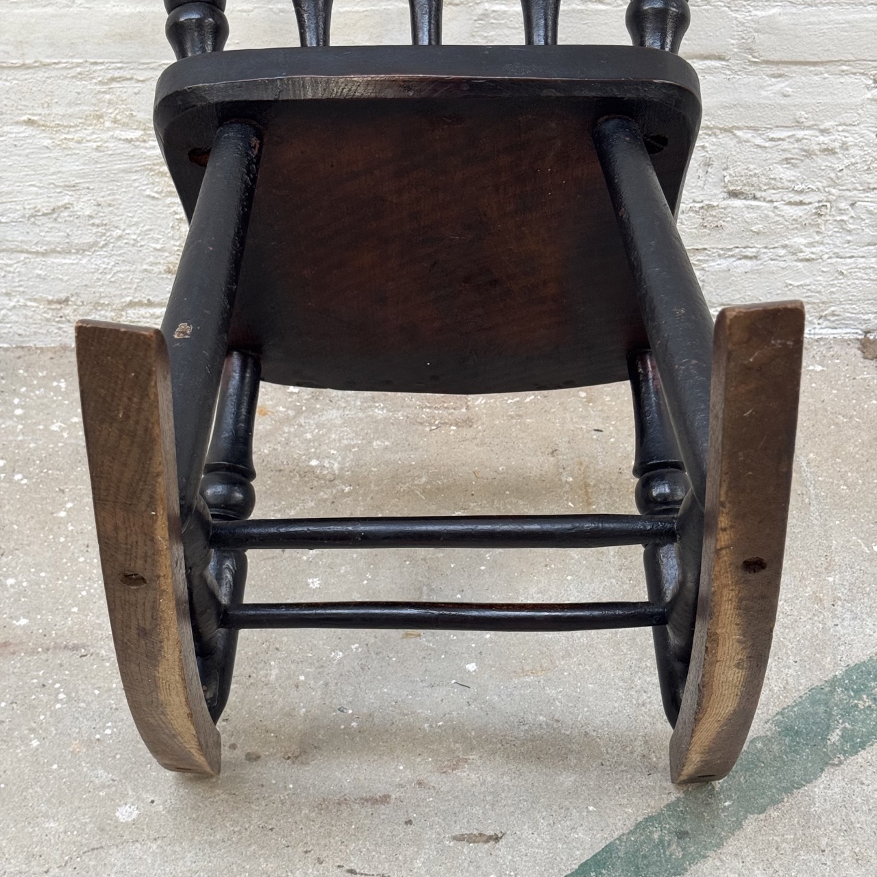 Antique Rocking Chair "Windsor" 