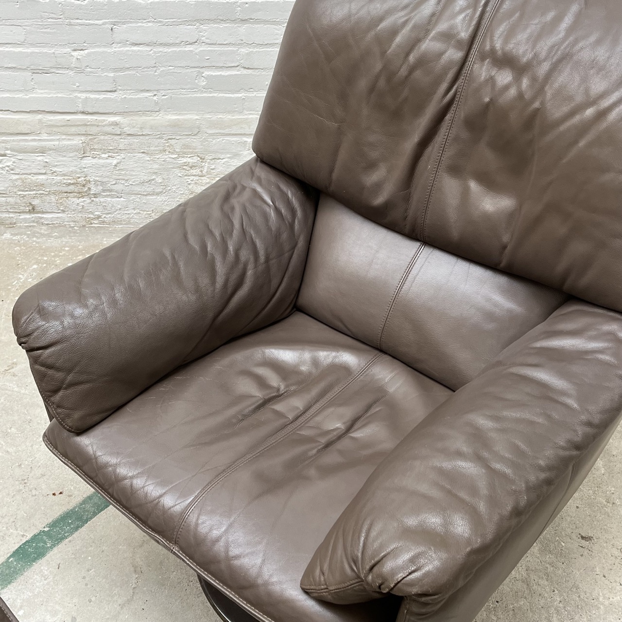 "Cécé" Lounge Chair & Ottoman