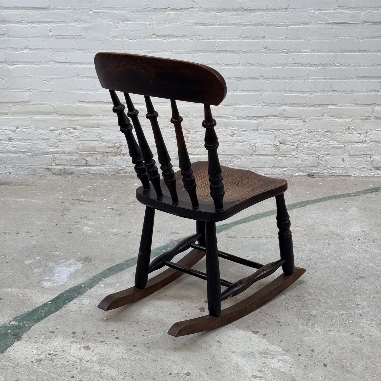 Antique Rocking Chair "Windsor" 