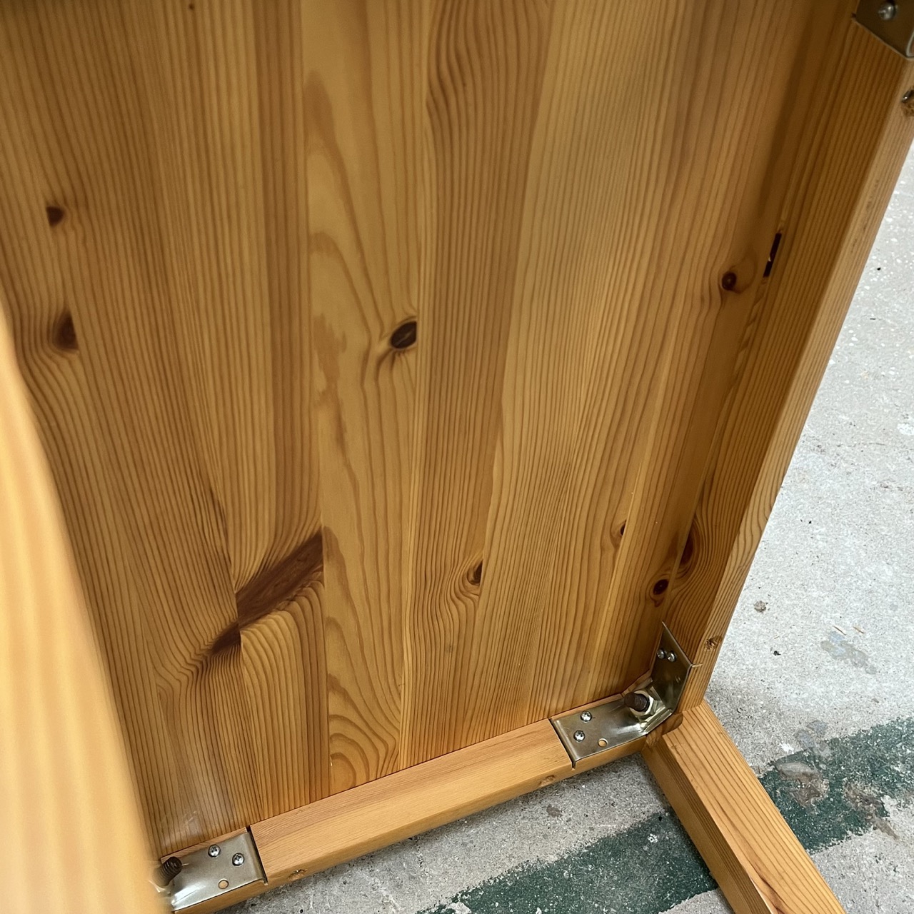 Vintage nesting tables pine