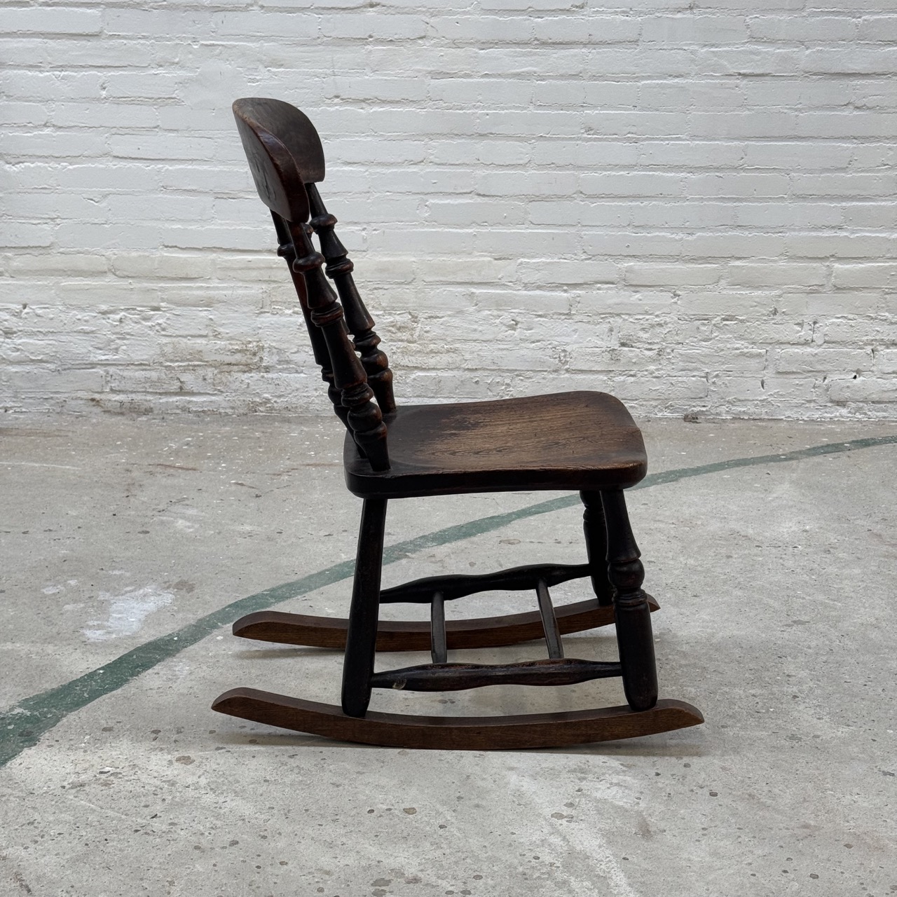 Antique Rocking Chair "Windsor" 