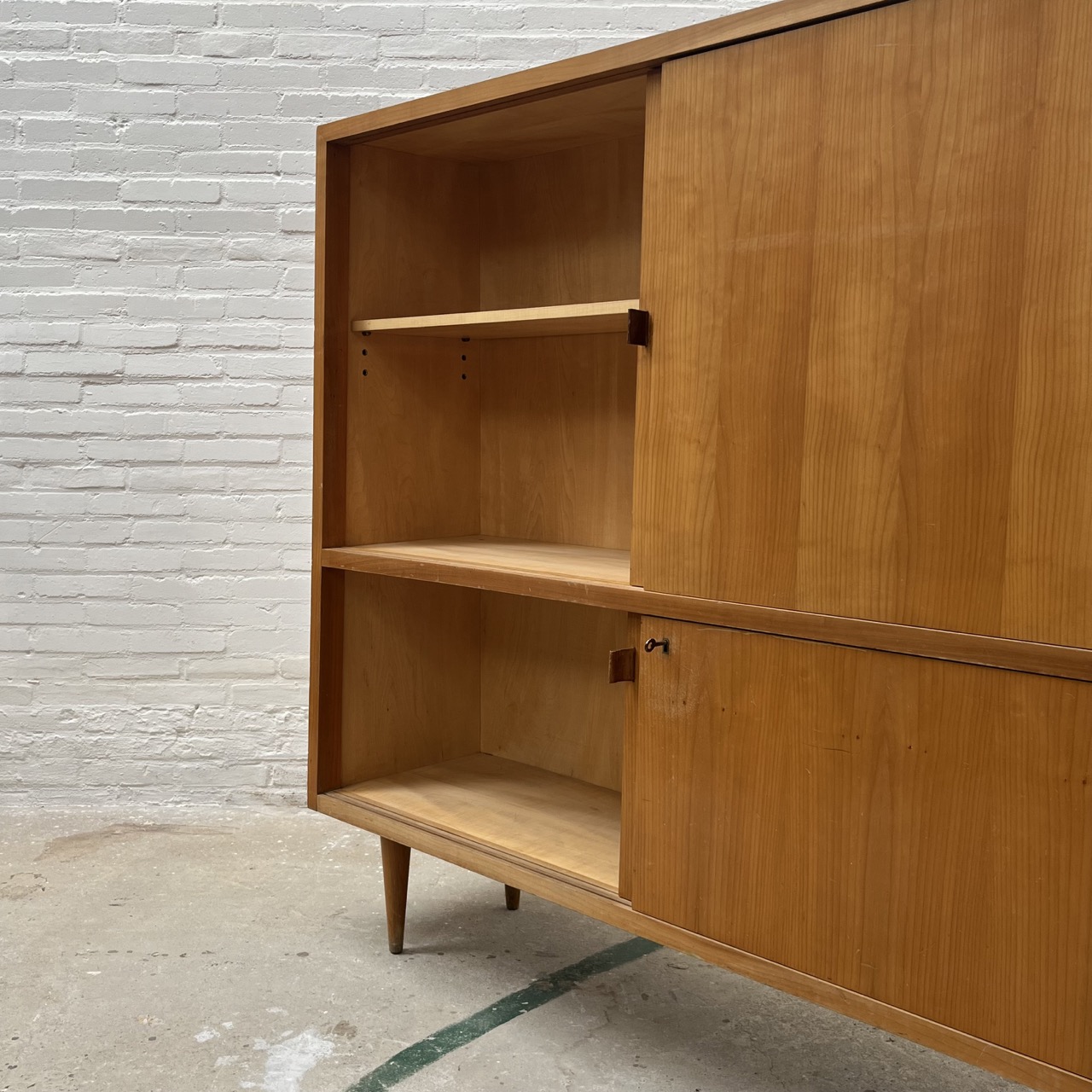 "WK263" highboard