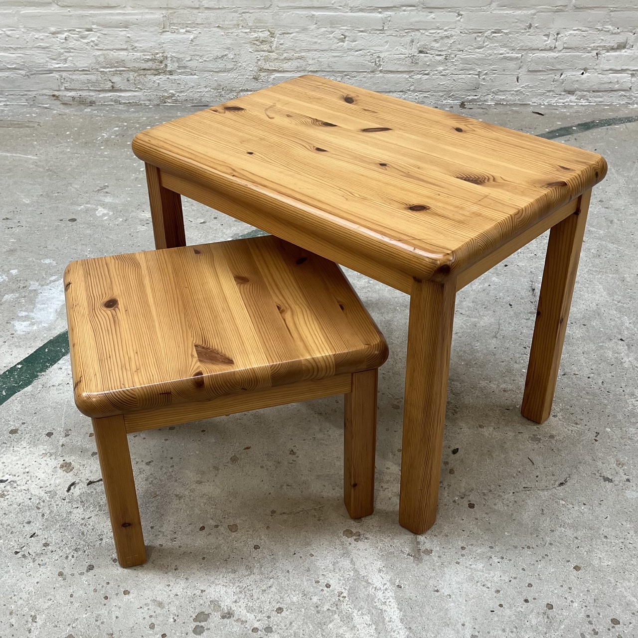 Vintage nesting tables pine