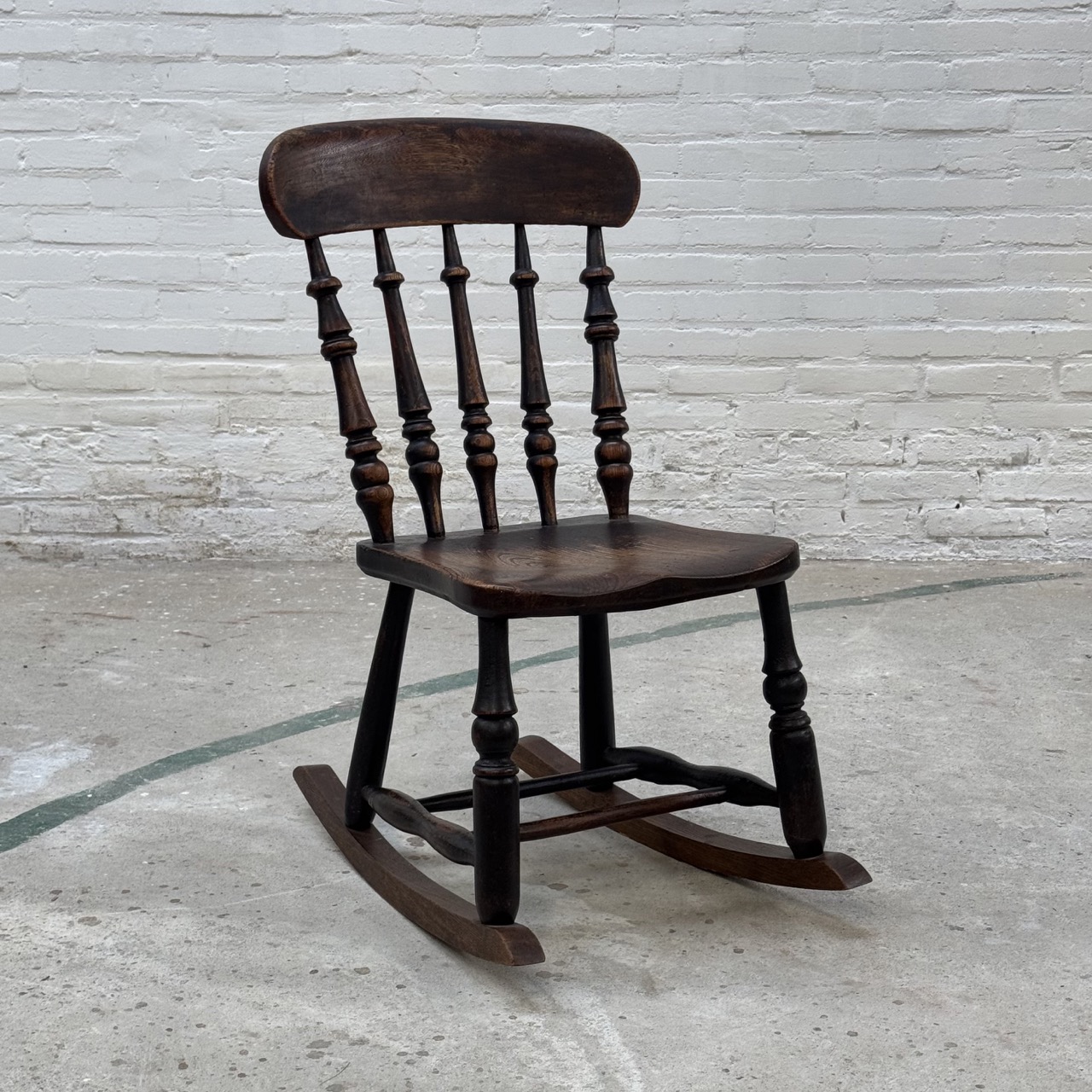 Antique Rocking Chair "Windsor" 